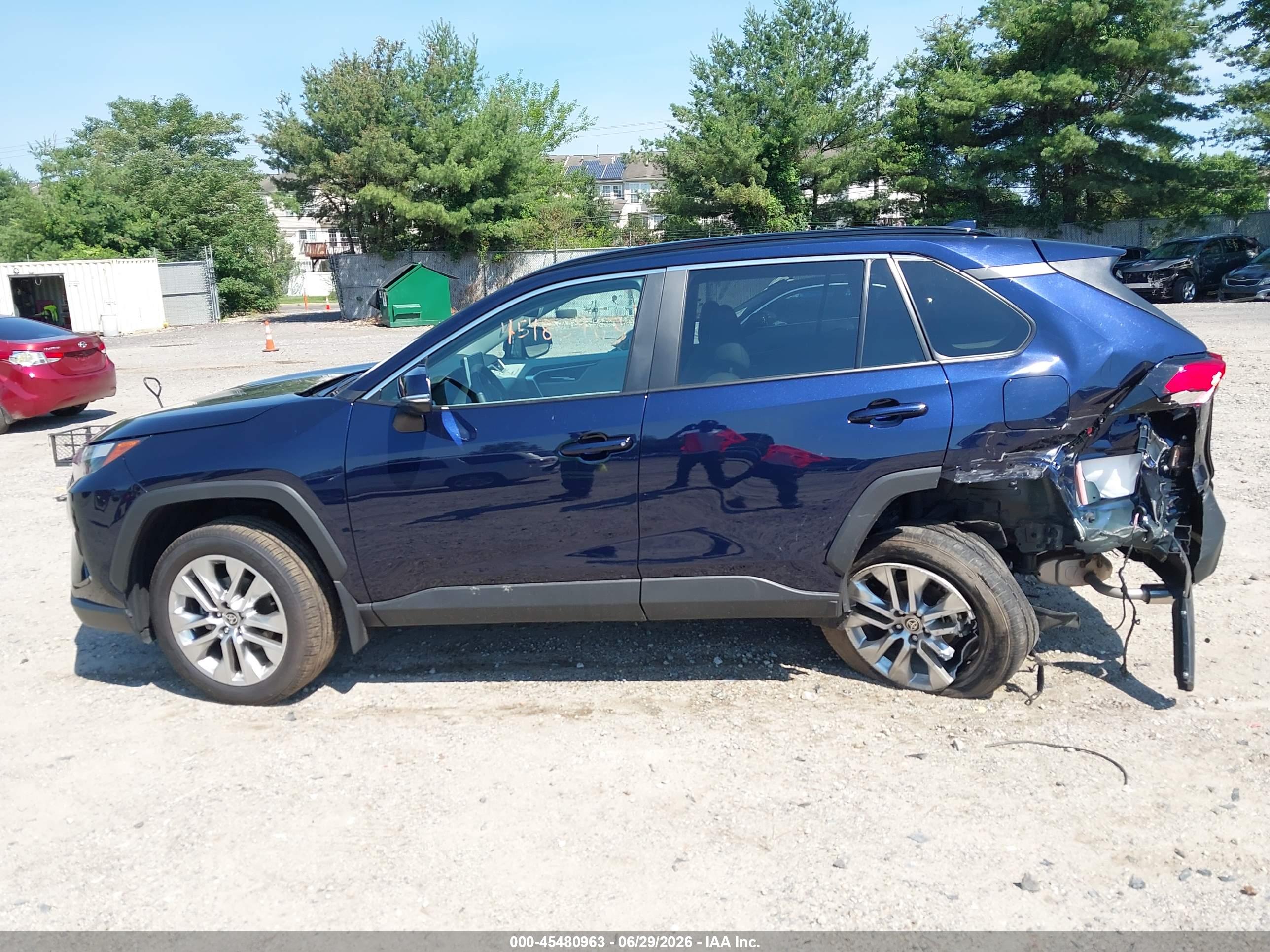 2025 TOYOTA RAV4 XLE PREMIUM