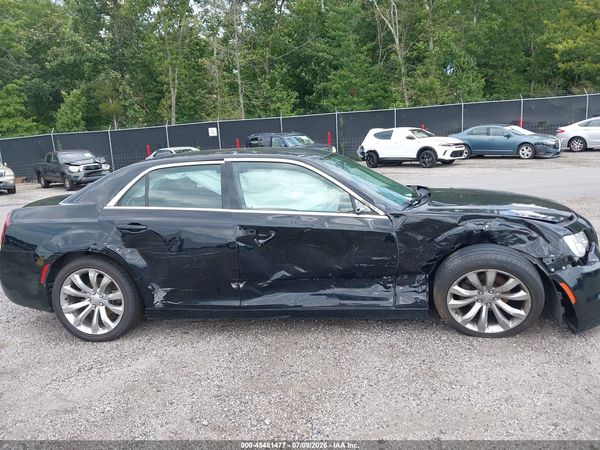 2019 CHRYSLER 300 TOURING