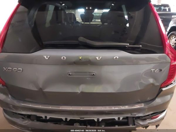 2017 VOLVO XC90 T6 MOMENTUM