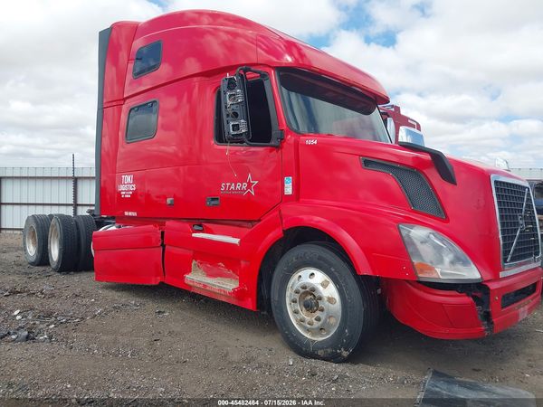 2017 VOLVO VNL