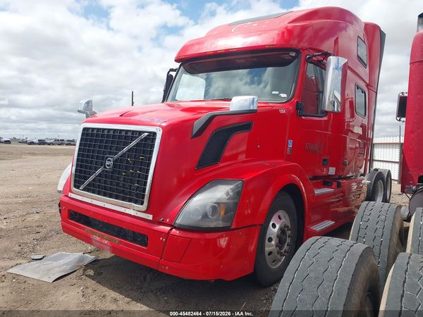 2017 VOLVO VNL