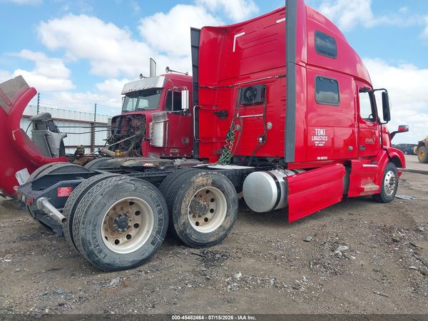2017 VOLVO VNL