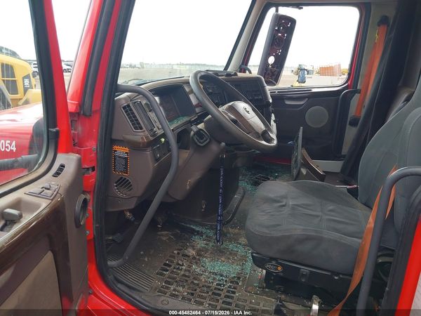 2017 VOLVO VNL