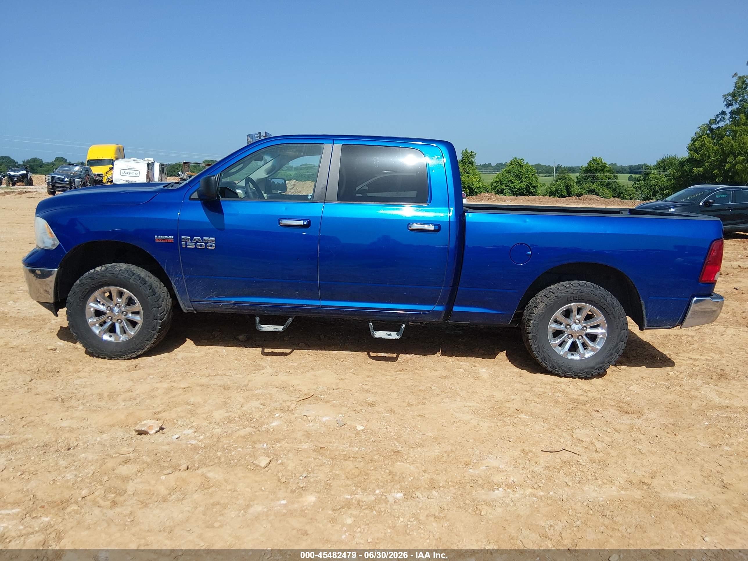2017 RAM 1500 SLT  4X4 6'4 BOX