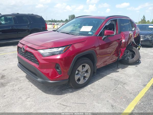2025 TOYOTA RAV4 XLE