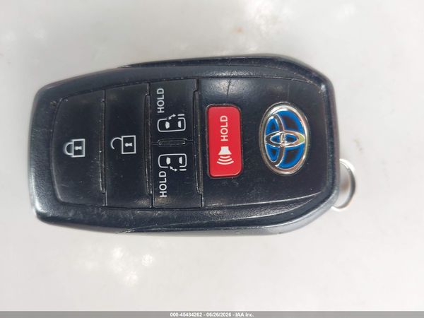 2022 TOYOTA SIENNA LE