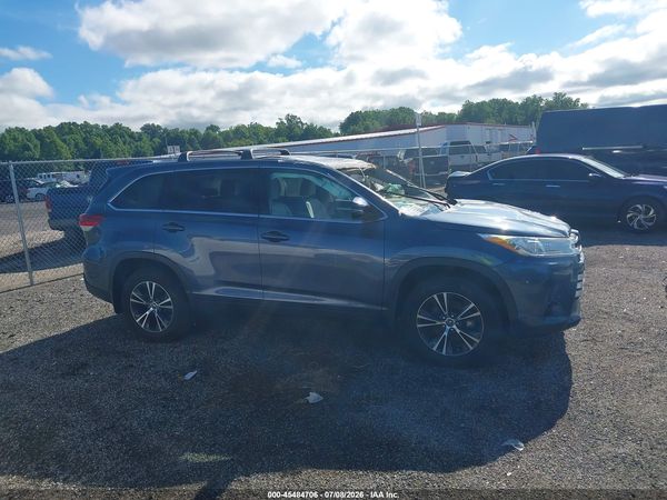 2019 TOYOTA HIGHLANDER LE