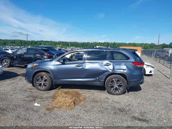 2019 TOYOTA HIGHLANDER LE