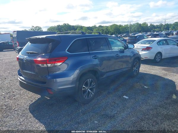 2019 TOYOTA HIGHLANDER LE