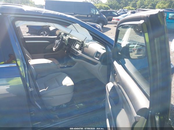 2019 TOYOTA HIGHLANDER LE