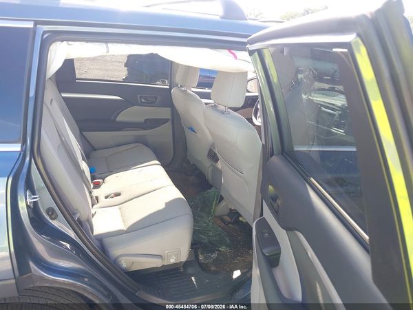 2019 TOYOTA HIGHLANDER LE