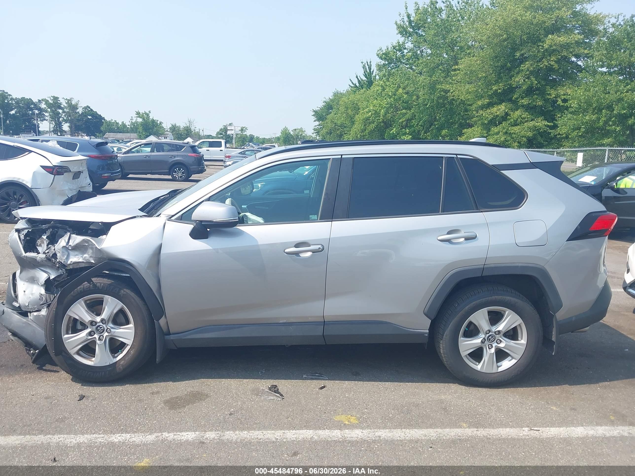 2019 TOYOTA RAV4 XLE