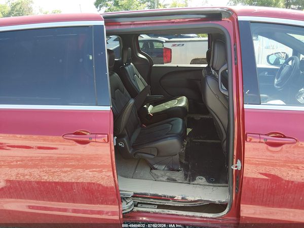 2025 CHRYSLER PACIFICA SELECT — I8