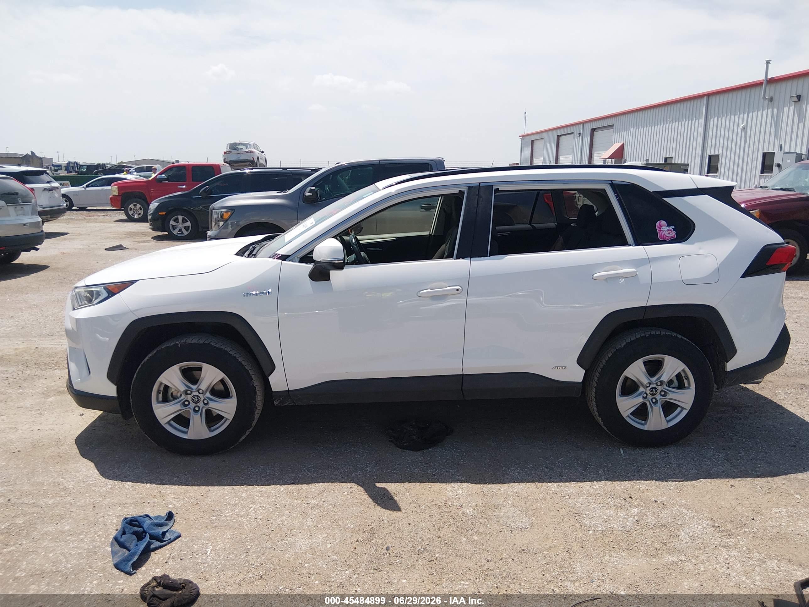 2019 TOYOTA RAV4 HYBRID XLE