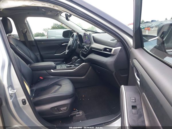 2024 TOYOTA HIGHLANDER XLE