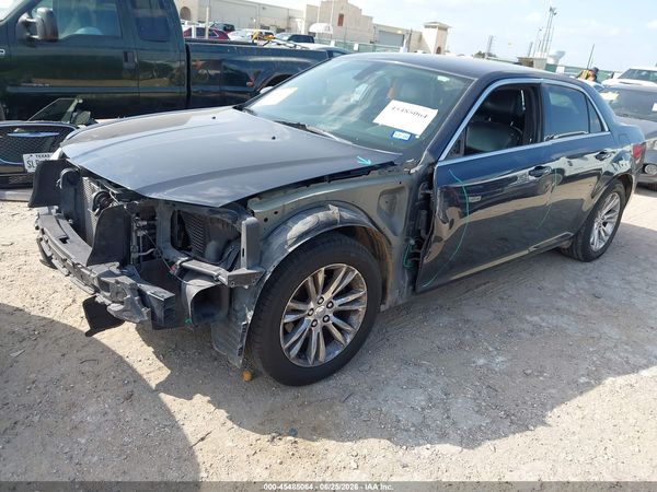 2018 CHRYSLER 300 — I2