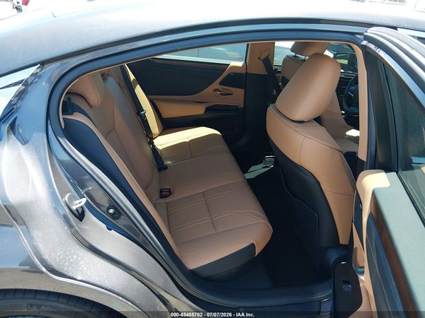 2025 LEXUS ES 300H LUXURY