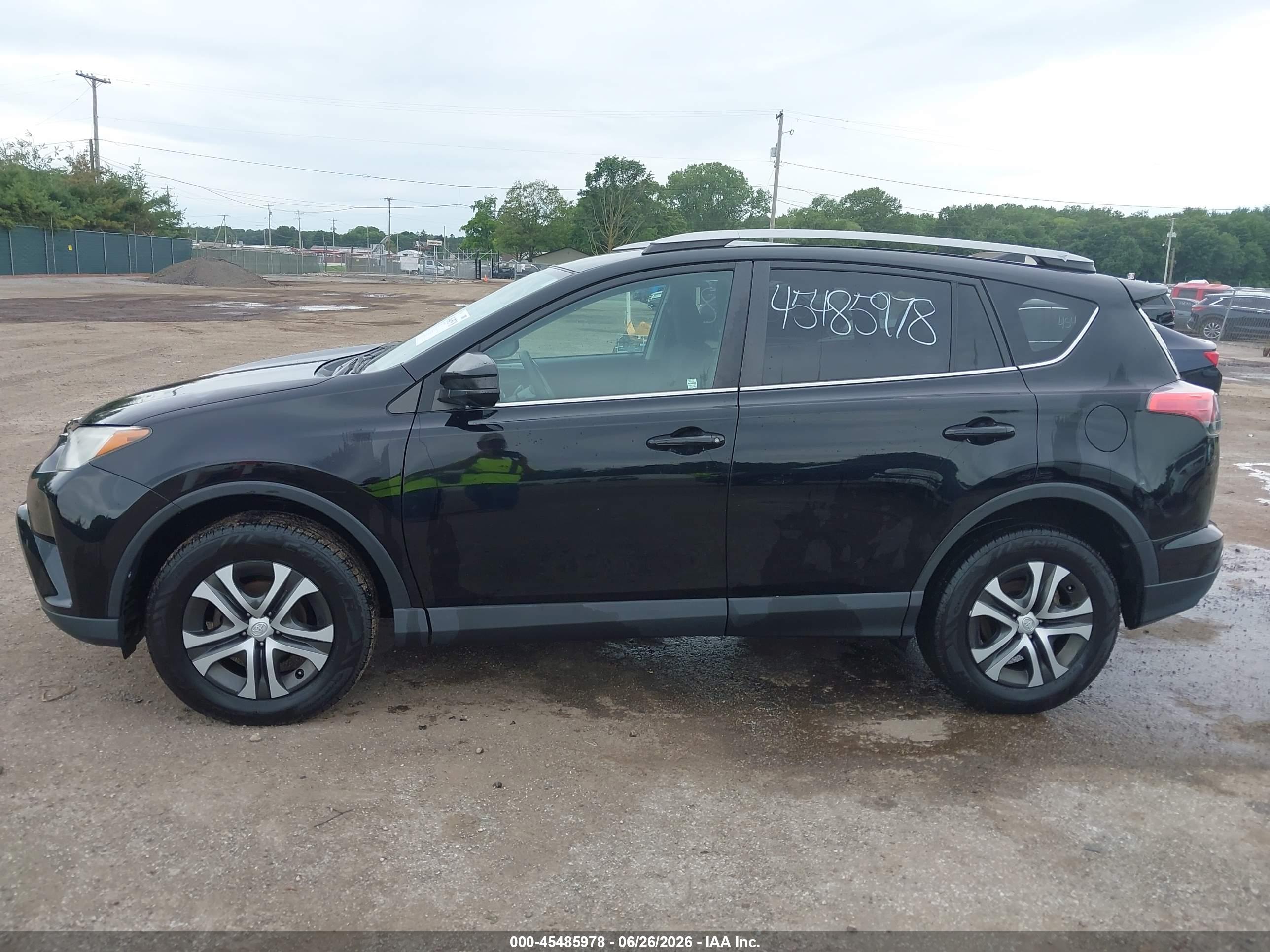 2017 TOYOTA RAV4 LE