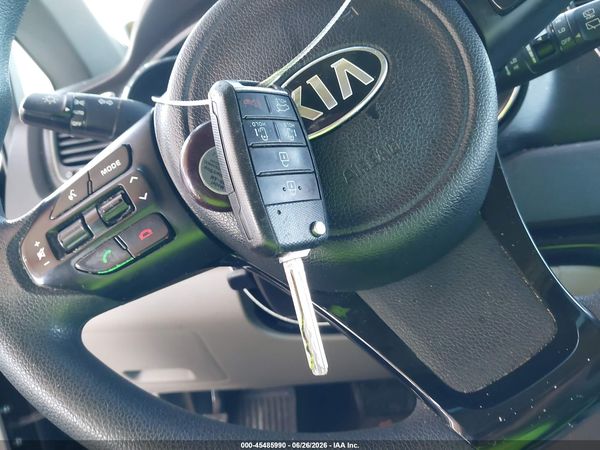 2016 KIA SEDONA LX