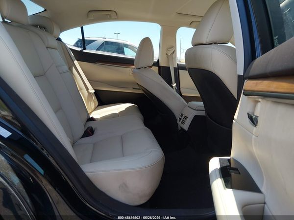 2016 LEXUS ES 300H