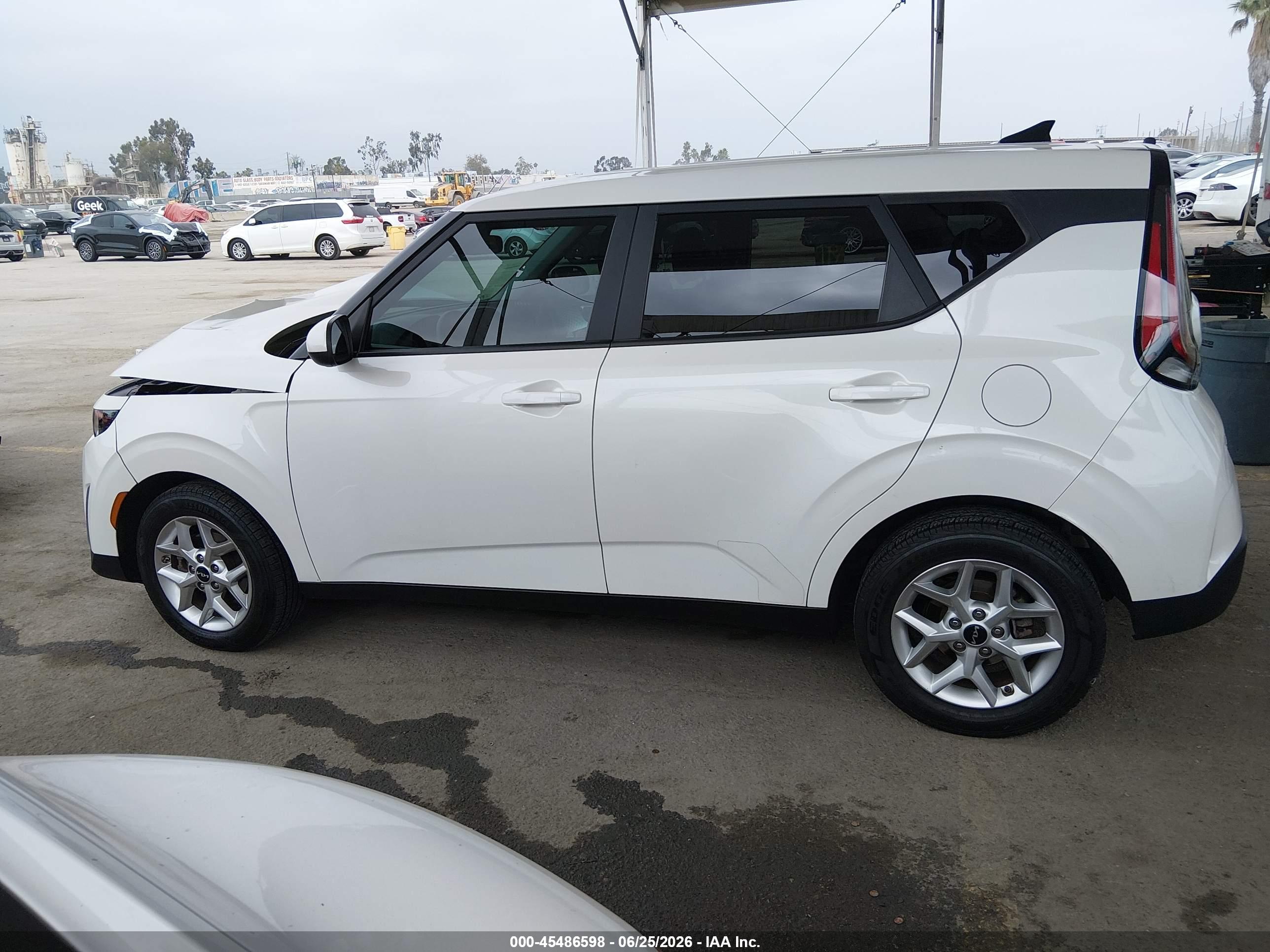 2023 KIA SOUL LX