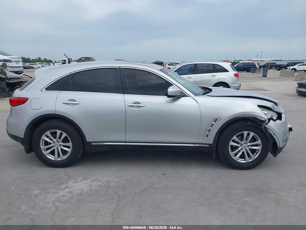 2016 INFINITI QX70