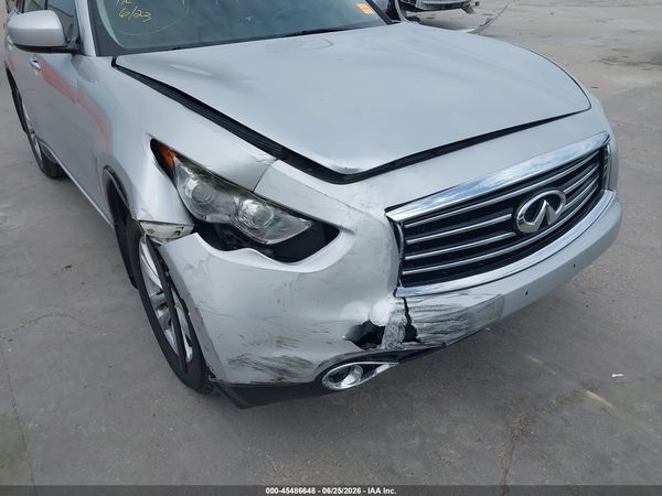 2016 INFINITI QX70