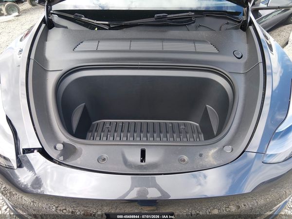 2025 TESLA MODEL Y