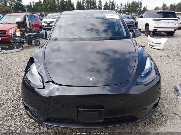 2025 TESLA MODEL Y