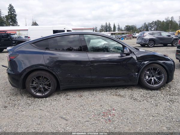 2025 TESLA MODEL Y