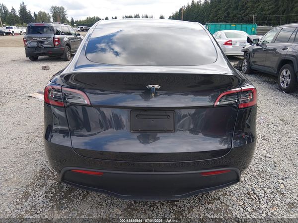 2025 TESLA MODEL Y