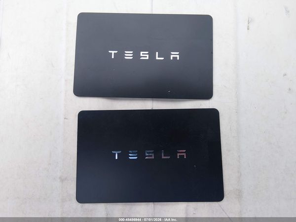 2025 TESLA MODEL Y