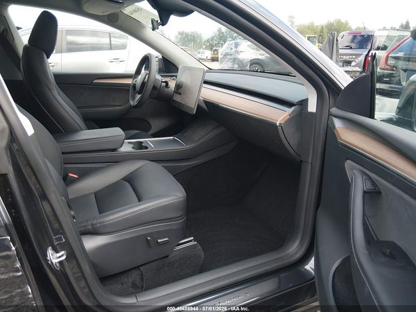 2025 TESLA MODEL Y