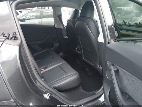 2025 TESLA MODEL Y