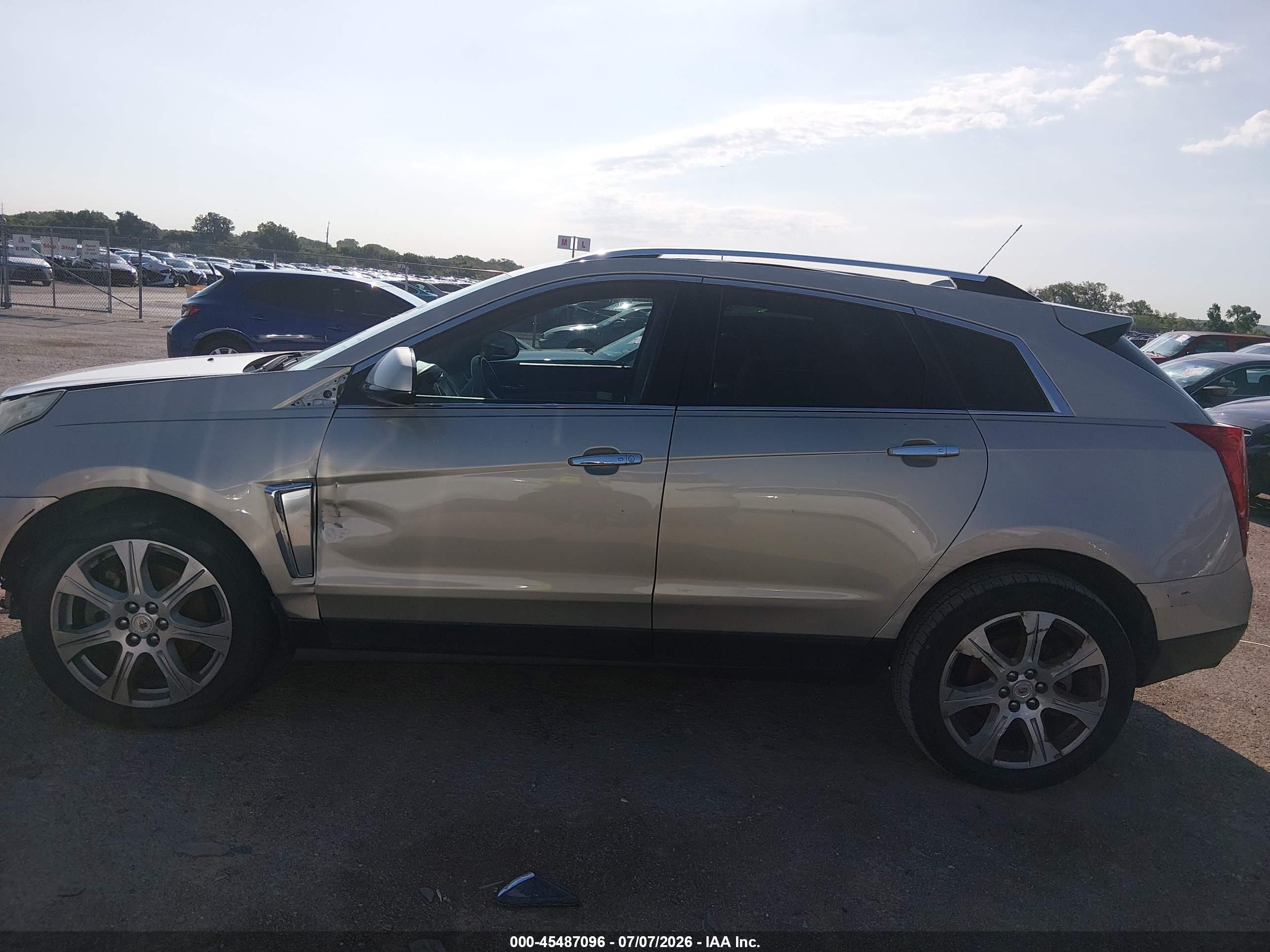 2016 CADILLAC SRX PERFORMANCE COLLECTION