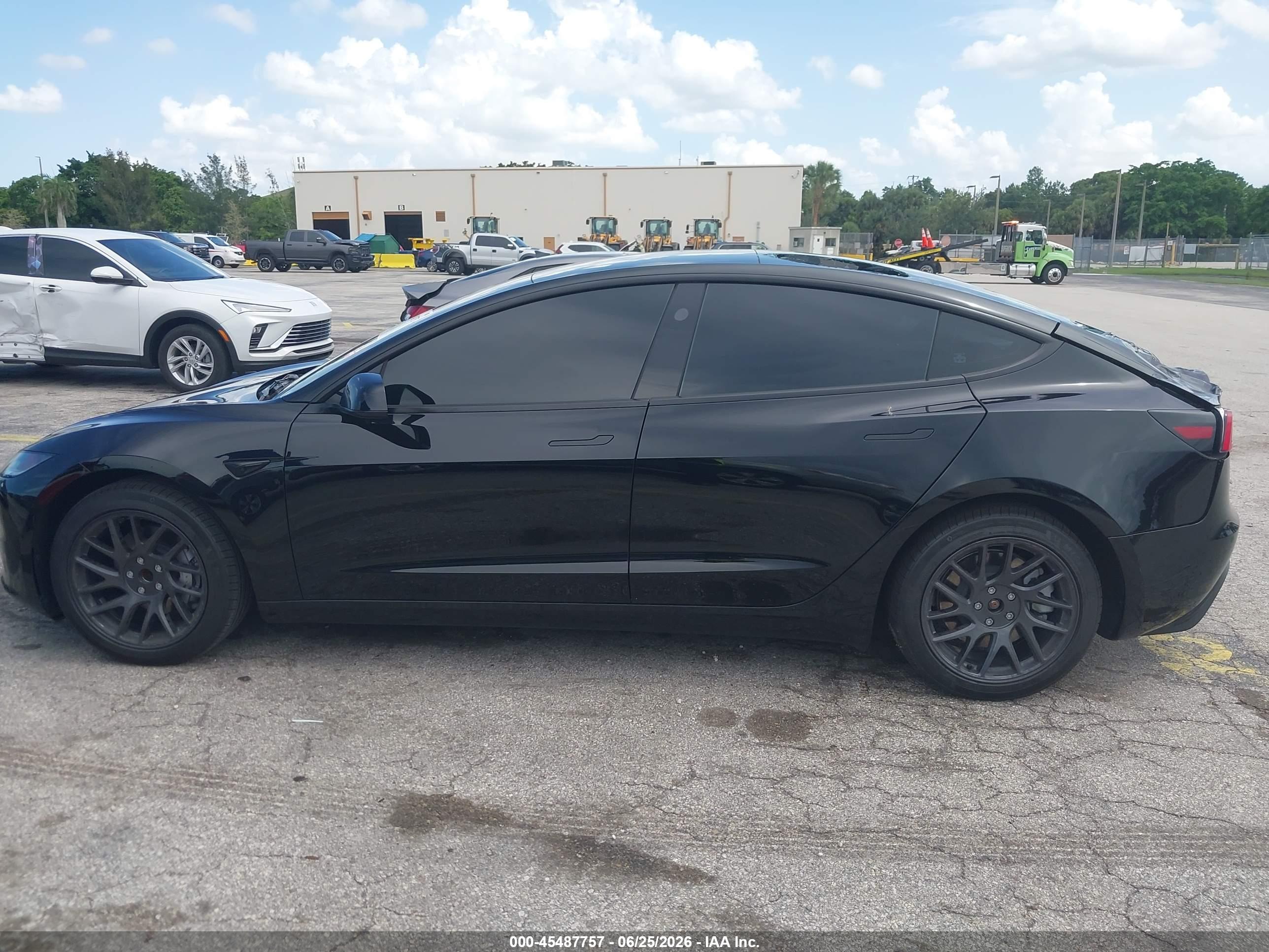 2025 TESLA MODEL 3