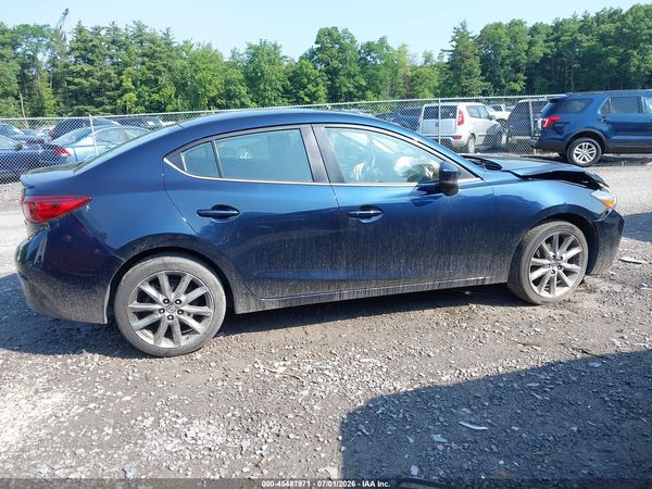 2018 MAZDA MAZDA3 TOURING