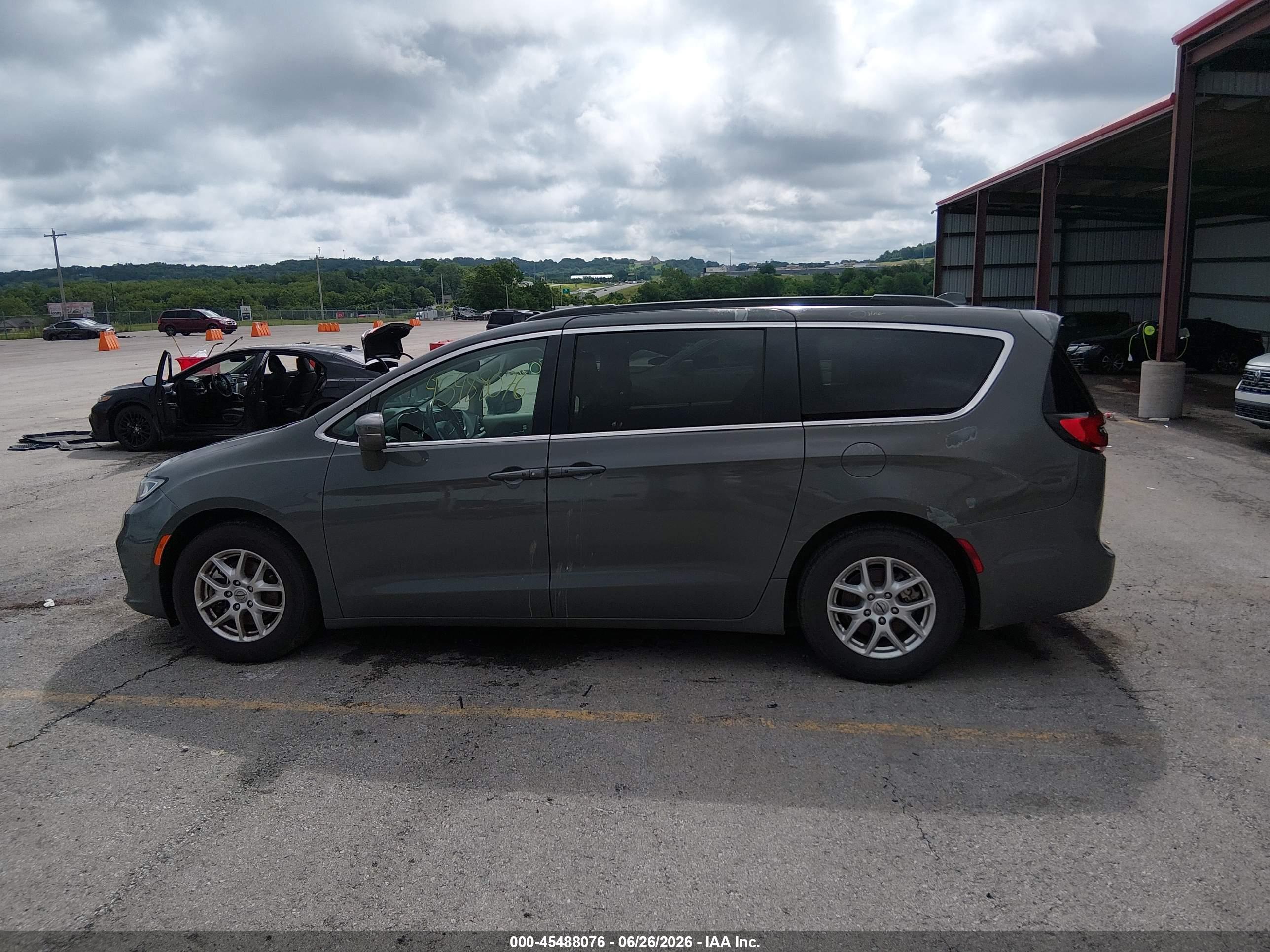 2022 CHRYSLER PACIFICA TOURING L