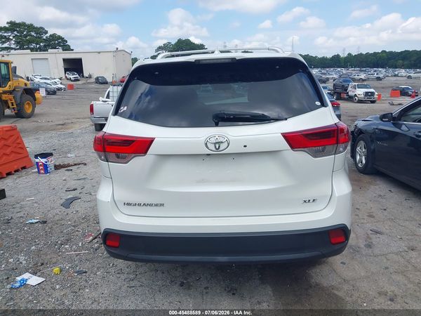 2018 TOYOTA HIGHLANDER XLE