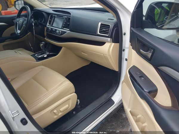 2018 TOYOTA HIGHLANDER XLE