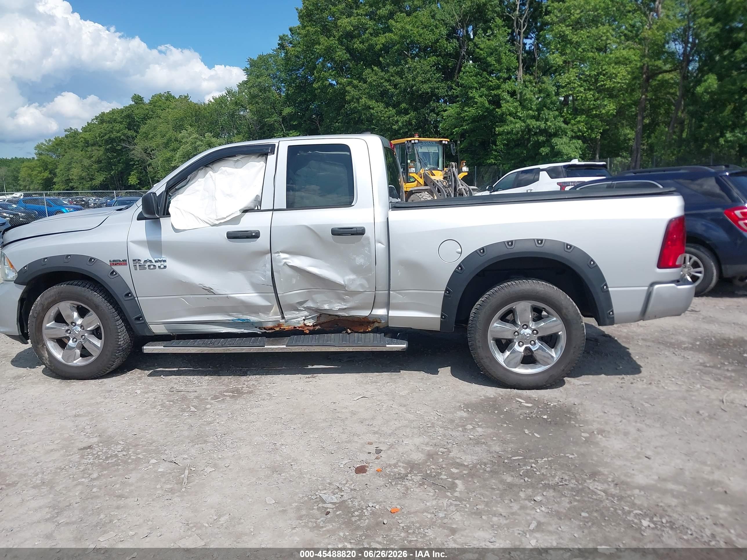 2018 RAM 1500 EXPRESS  4X4 6'4 BOX