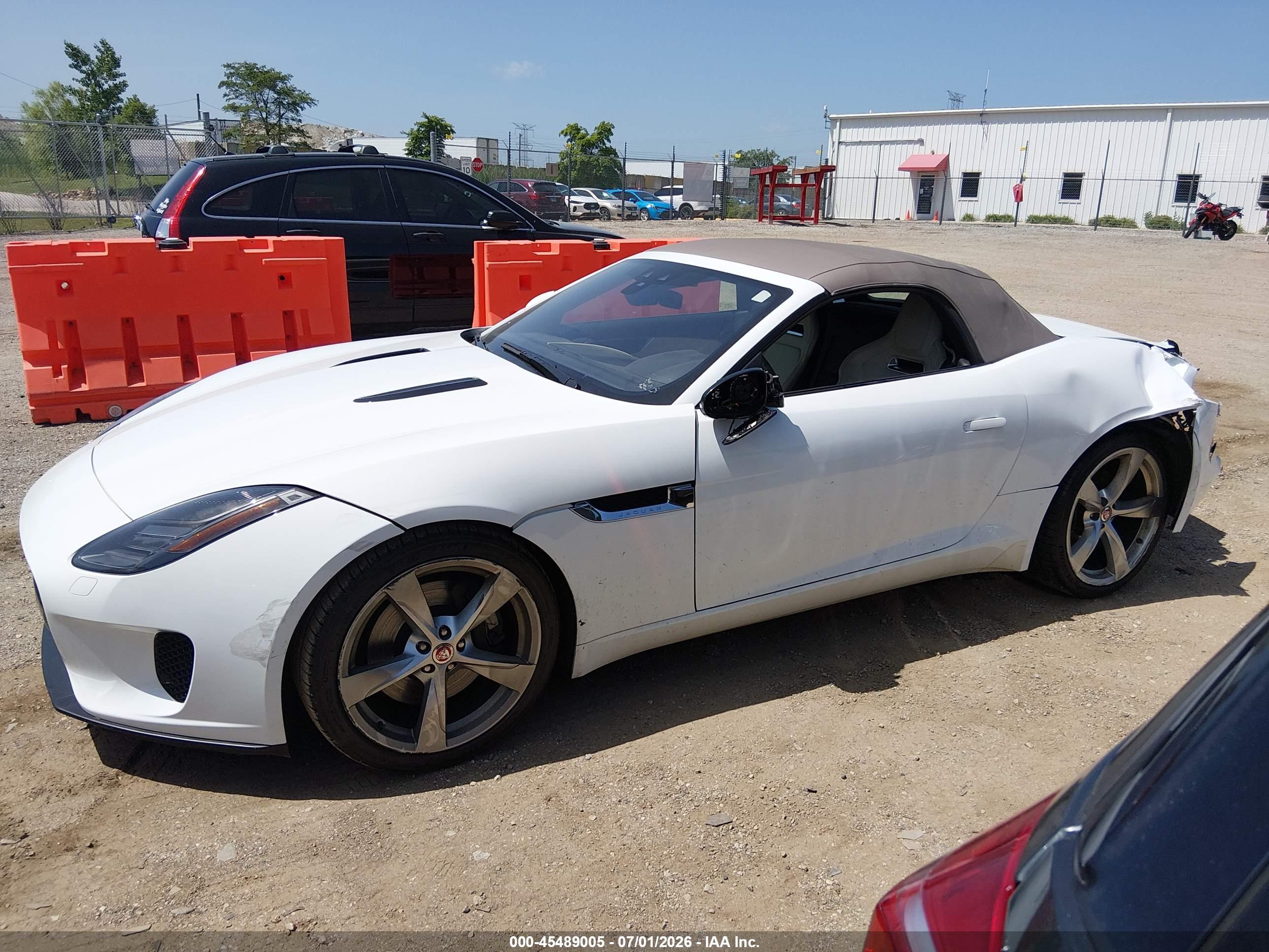 2019 JAGUAR F-TYPE P300