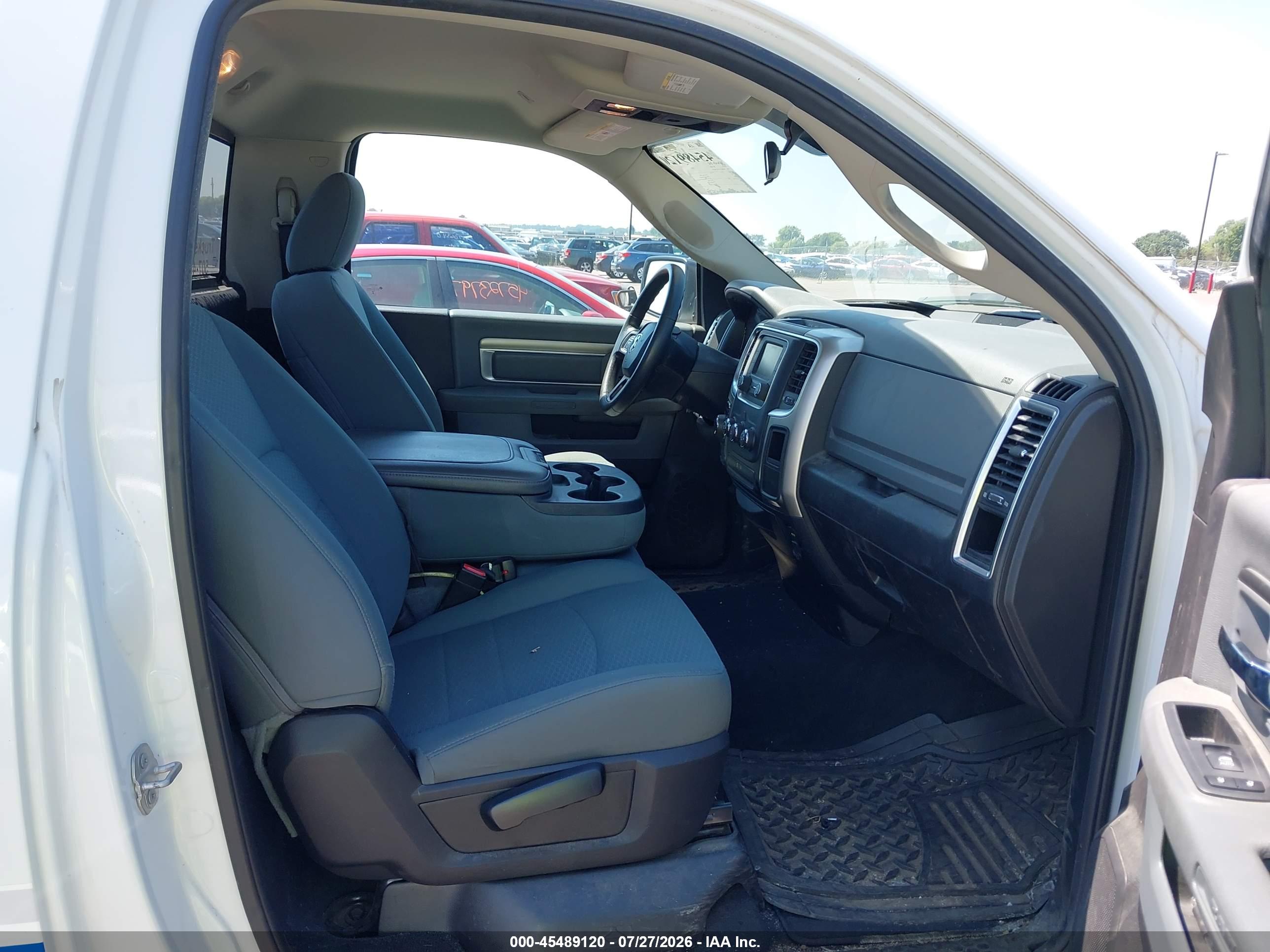 2018 RAM 1500 SLT  4X4 8' BOX