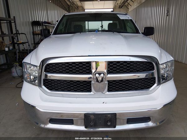 2018 RAM 1500 SLT  4X4 8' BOX