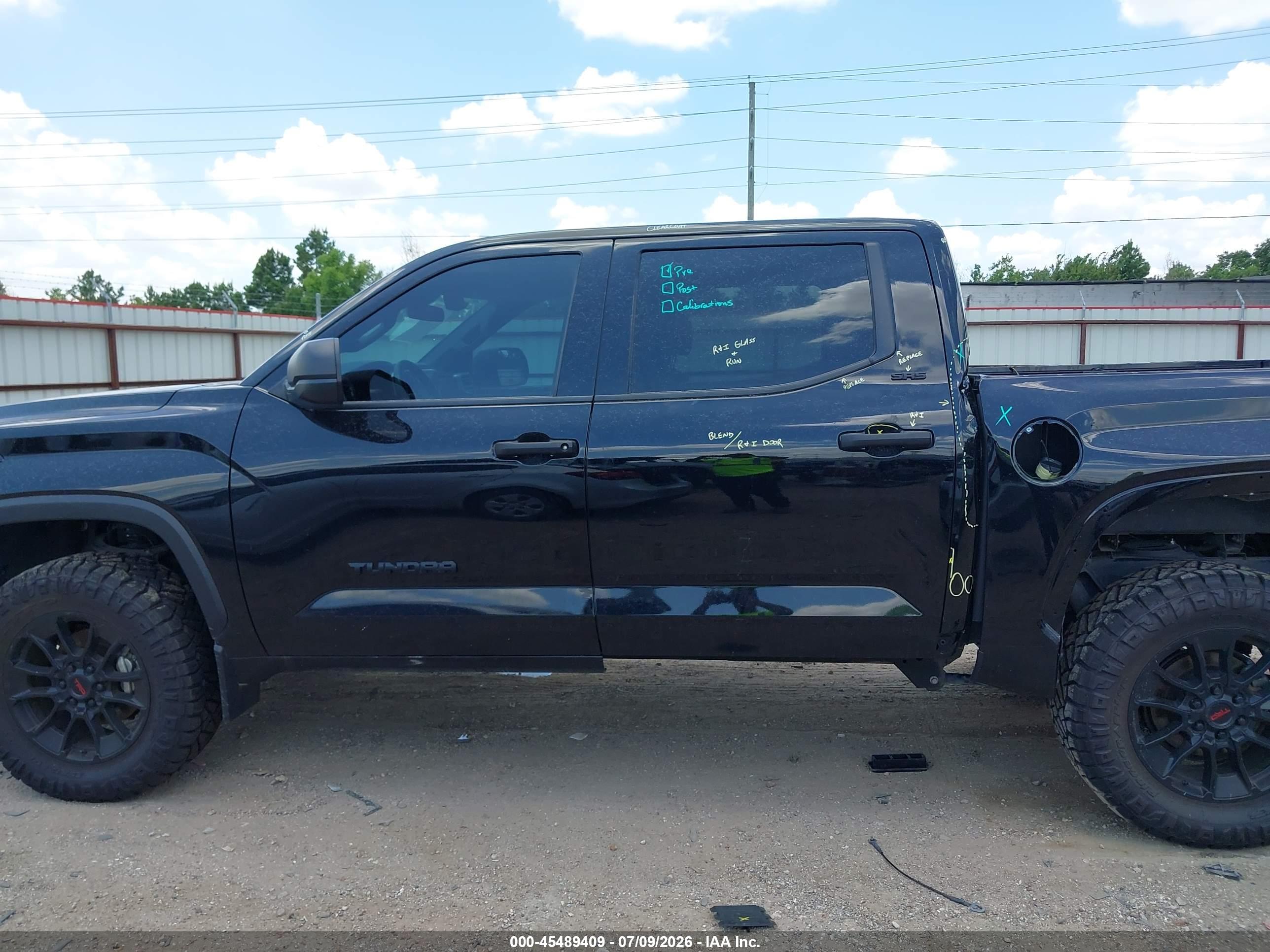 2025 TOYOTA TUNDRA SR5