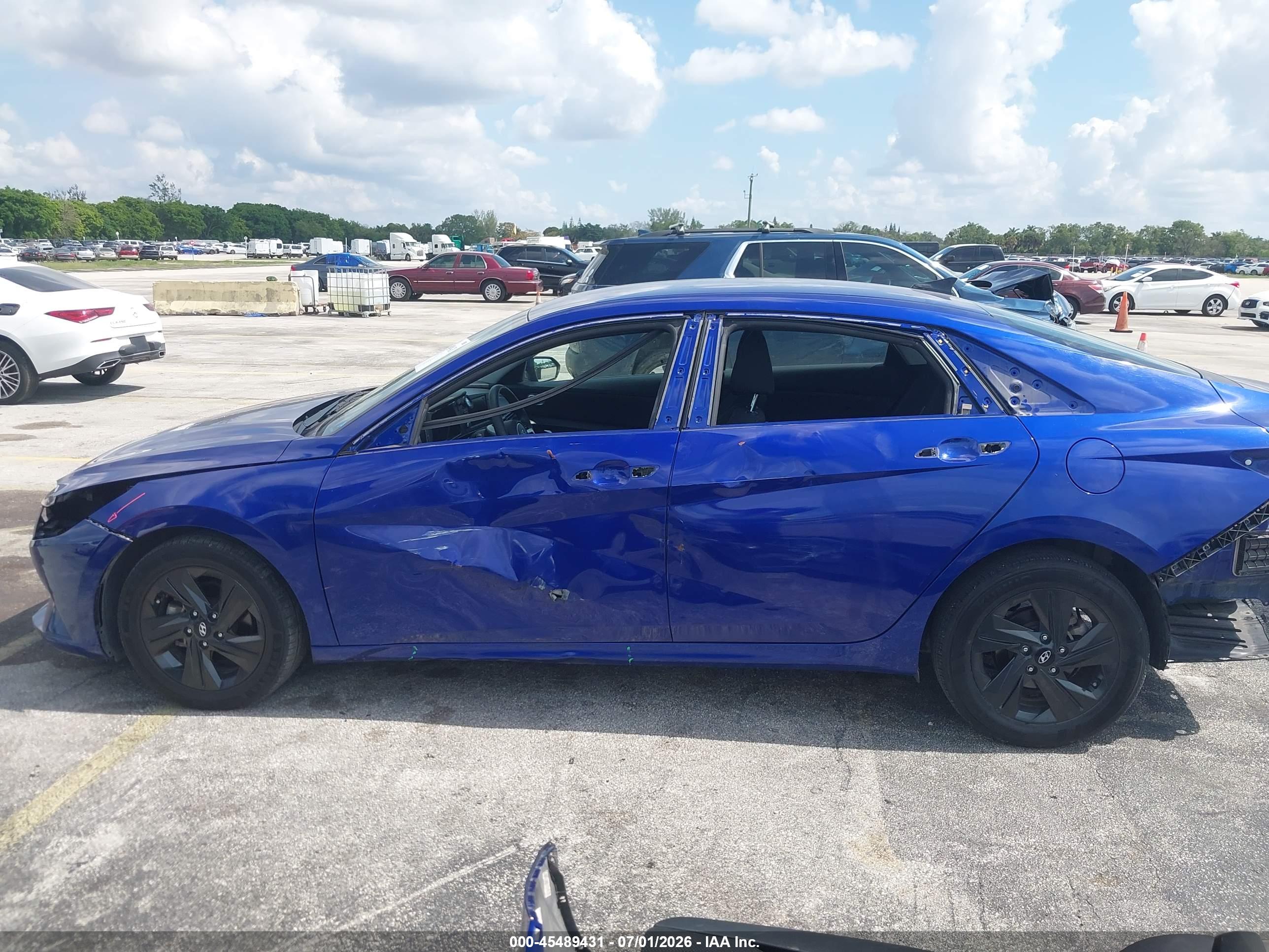 2023 HYUNDAI ELANTRA SEL