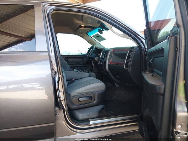 2017 RAM 1500 TRADESMAN  4X2 5'7 BOX