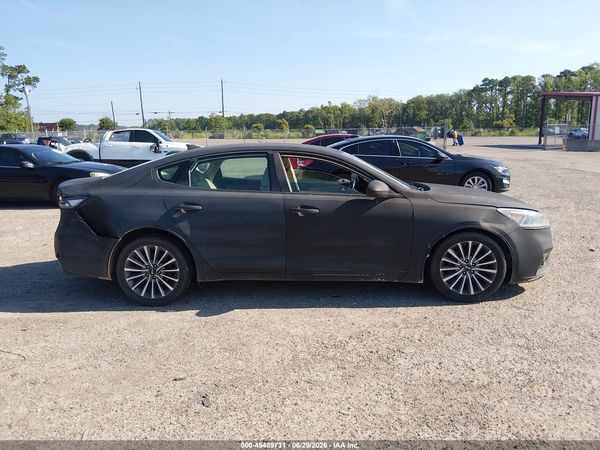 2017 KIA CADENZA PREMIUM