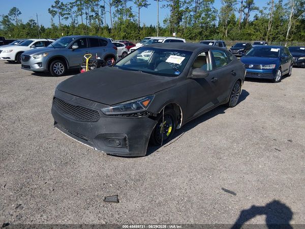 2017 KIA CADENZA PREMIUM