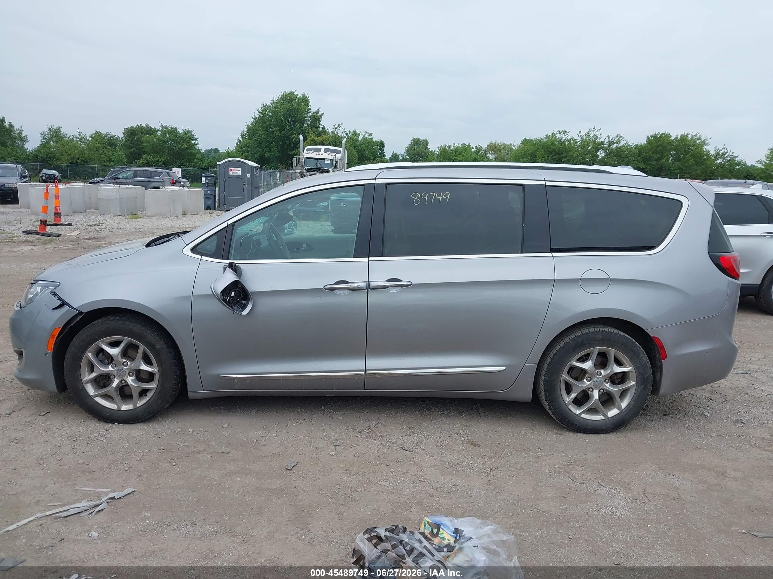 2017 CHRYSLER PACIFICA LIMITED